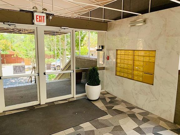 4th image of 1325 Park Ave SW #304