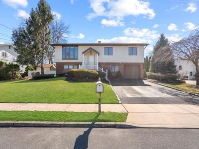 20 Tarkington Road, Holbrook, NY, 11741