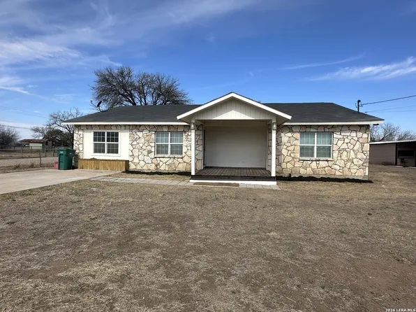 715 Walnut, Jourdanton, TX 78026