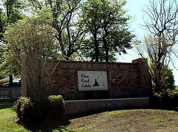 3rd image of 1917 Maplewood Dr