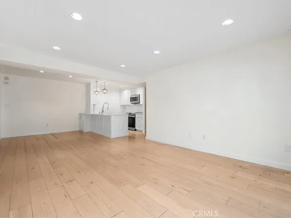 5257 Radford Ave Unit 101, Valley Village, CA 91607