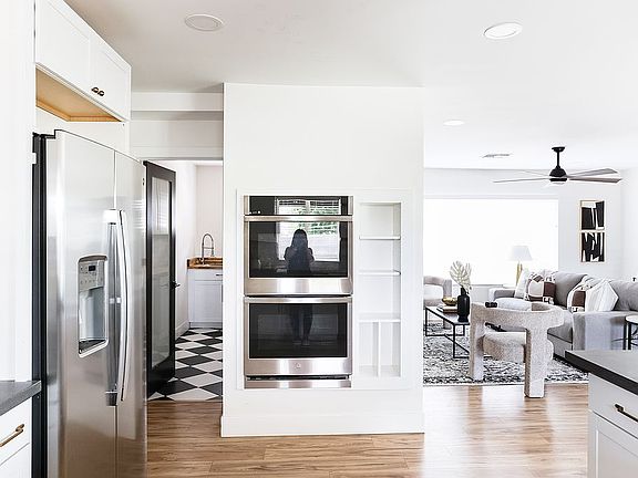 Open kitchen 