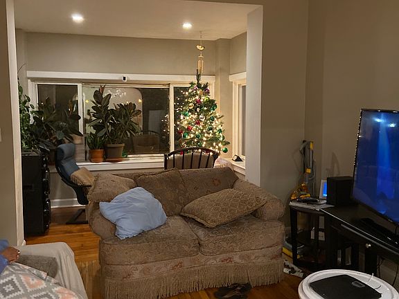4th image of 4028 N Central Ave Frnt 1