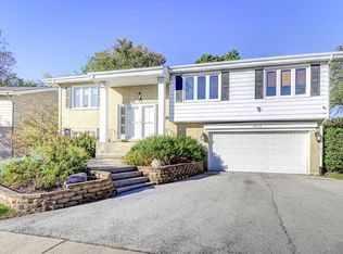 18148 Dolphin Lake Dr, Homewood, IL 60430