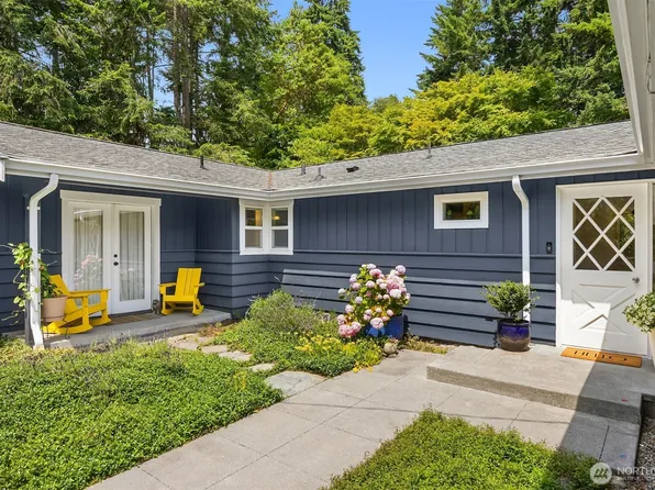 10430 NE Cascade Avenue, Bainbridge Island, WA 98110