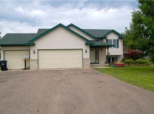 29691 Shoreview Cir, Lindstrom, MN 55045