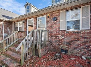 6 School St, Thomasville, NC 27360