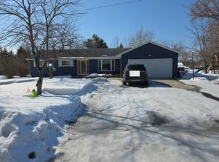 570 Island View Dr, Alpena, MI 49707