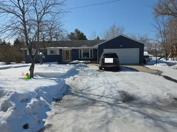 570 Island View Dr, Alpena, MI 49707