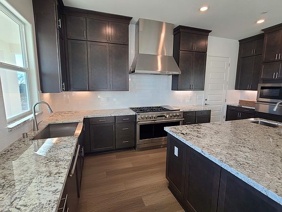5th image of 331 Milano Ct