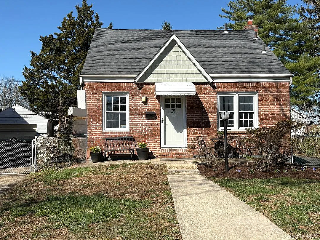 25 Park Circle photo 1