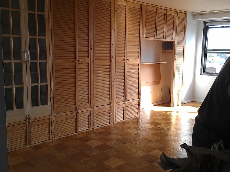 20 foot Wall to wall closet