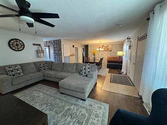 2nd image of 4018 Woodland Ln