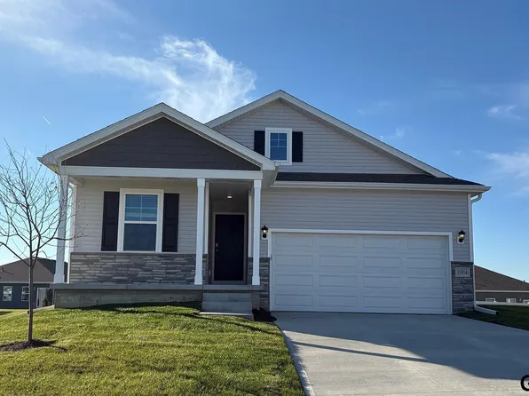 11470 Port Royal Dr, Papillion, NE 68046