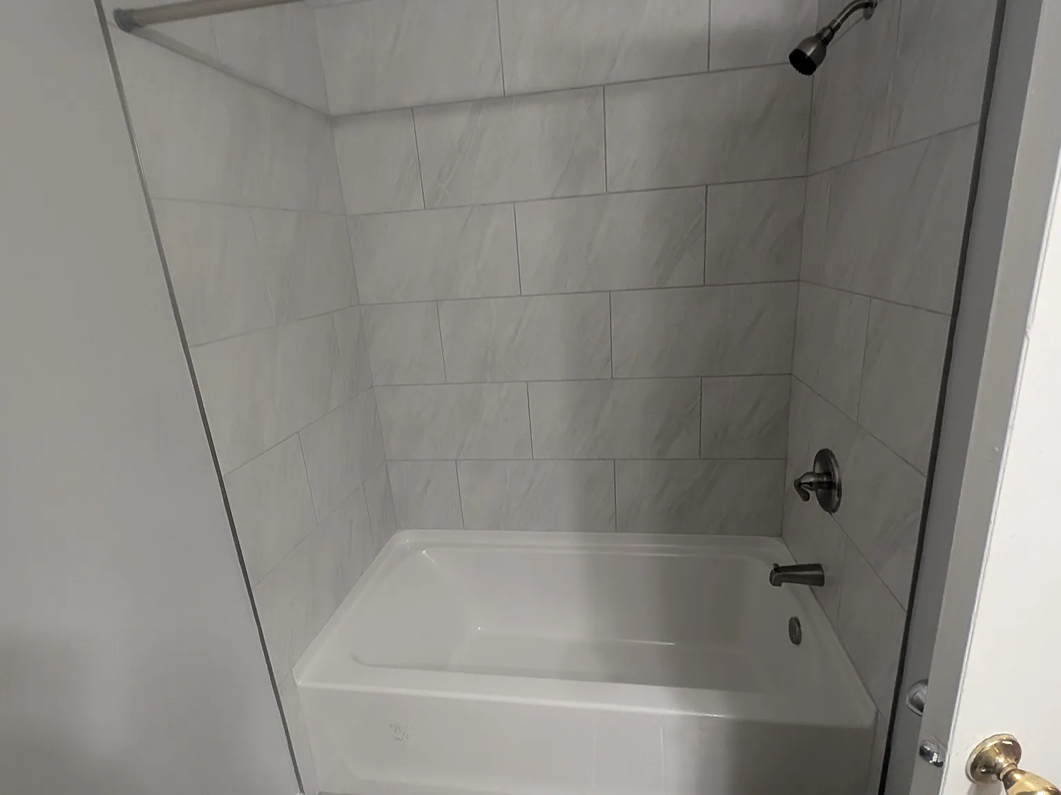 2 bed, 1.5 bath, 1100 sqft, $1,900 — Photo 4
