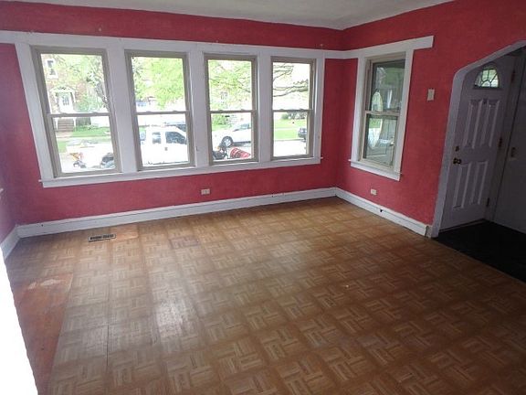 4th image of 12223 Artesian Ave