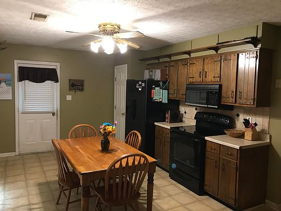 4th image of 166 Kimberly Ct