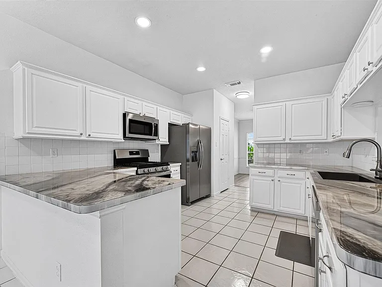1253 El Camino Village Dr — Photo 2