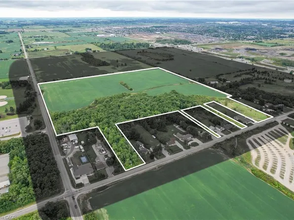 66 Green Mountain Rd E, Hamilton, ON L8J 2W4