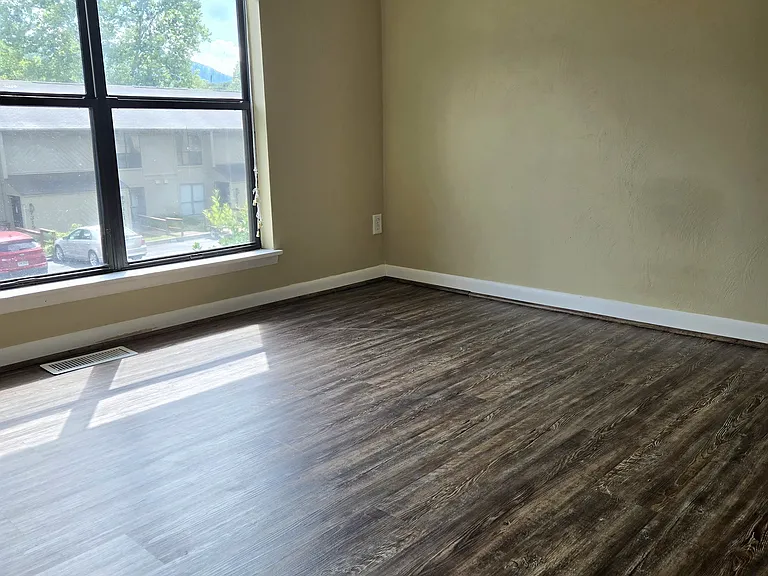 7318 Maple Ct — Photo 6