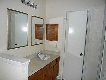 3rd image of 2817 Custer Dr