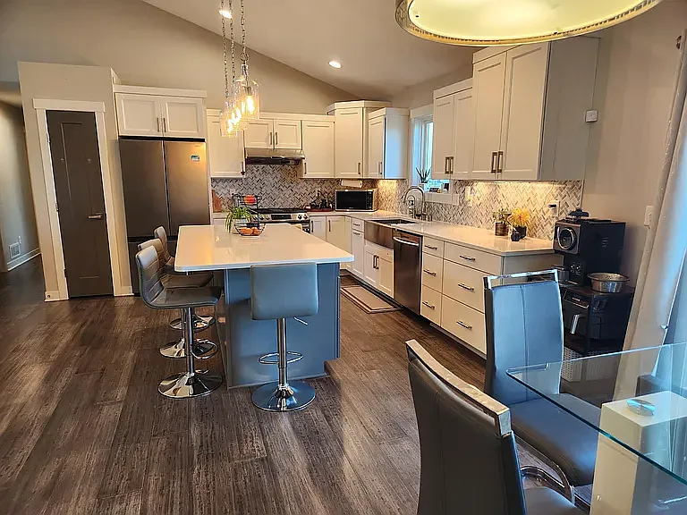 2225 Phoenix Rd SW — Photo 5