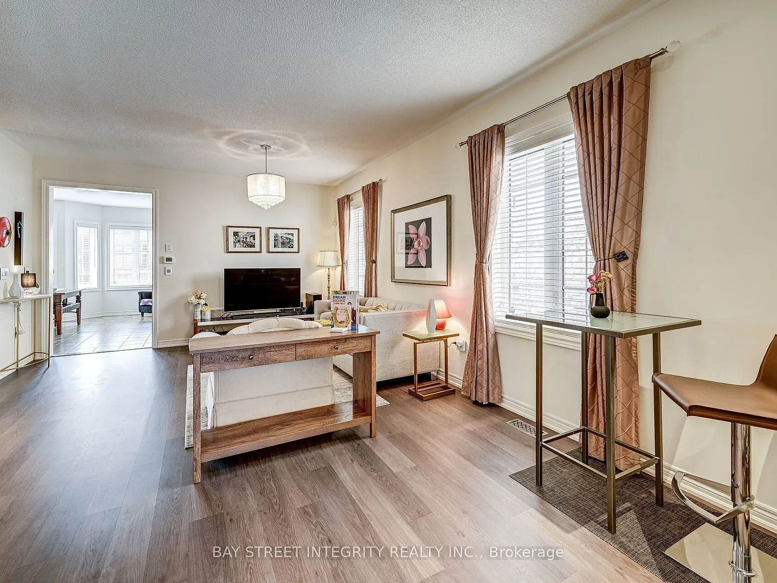 4 bed, $3,800 — Photo 3