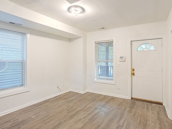 4th image of 1836 W Birchwood Ave