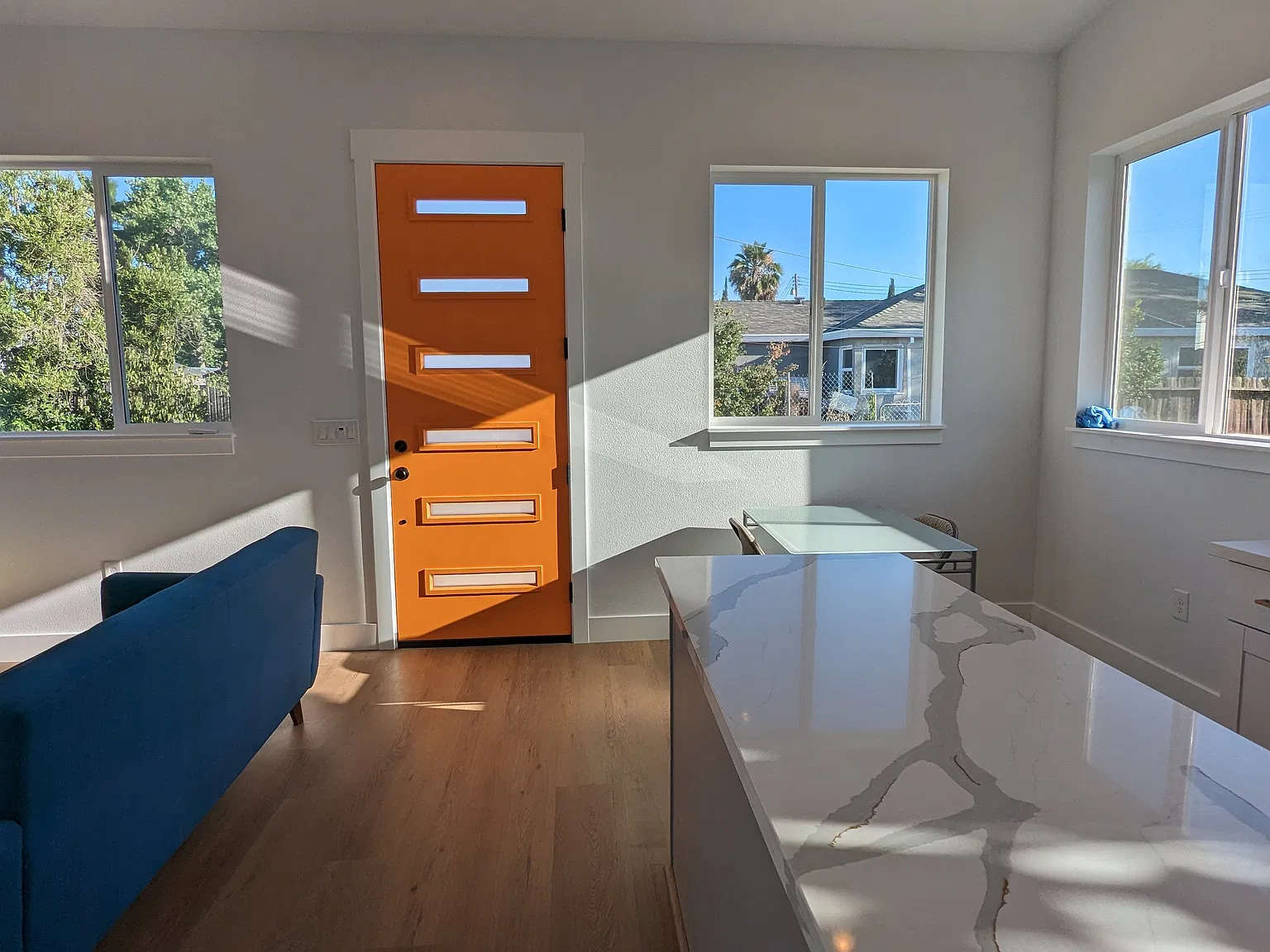 2 bed, 800 sqft, $2,300 — Photo 2