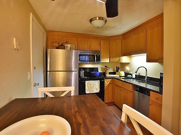5th image of 131 Creek St APT 3