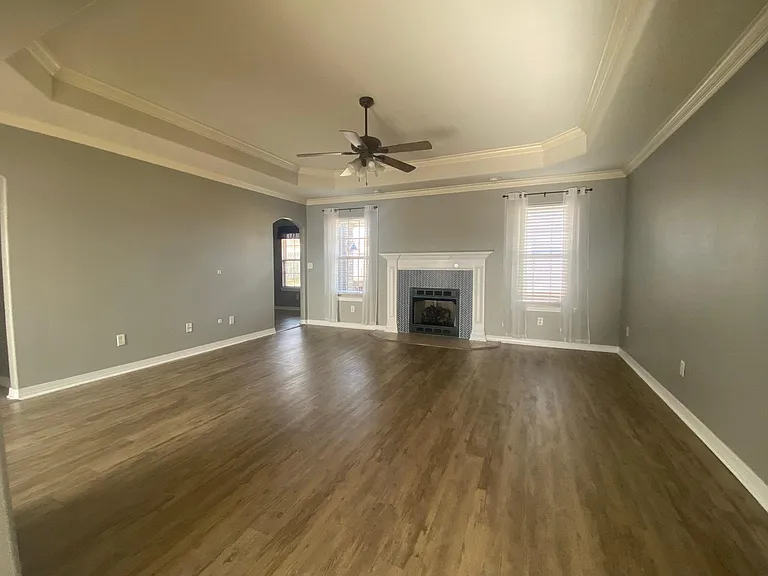 411 Curtis St — Photo 4