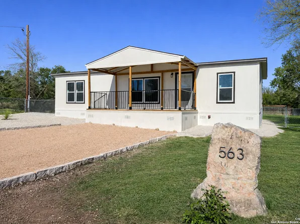 563 Oak Trail, Canyon Lake, TX 78133