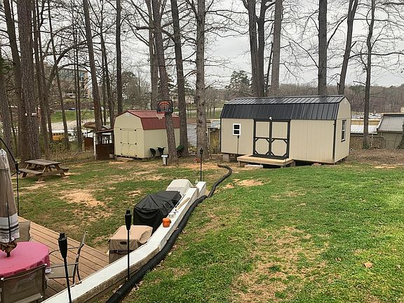 3rd image of 508 Greenway Dr