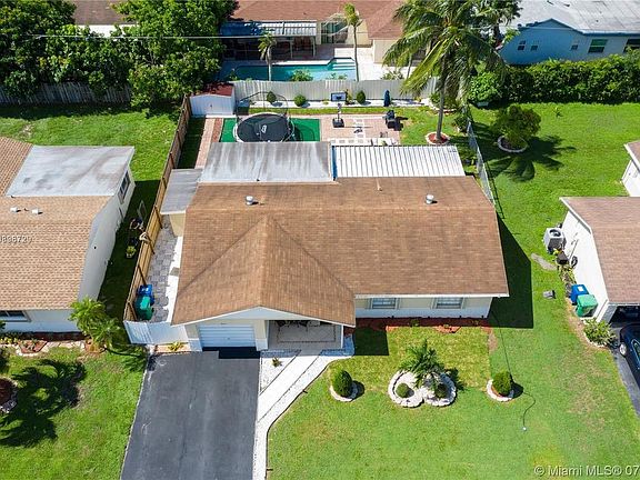 4th image of 8071 NW 47th St