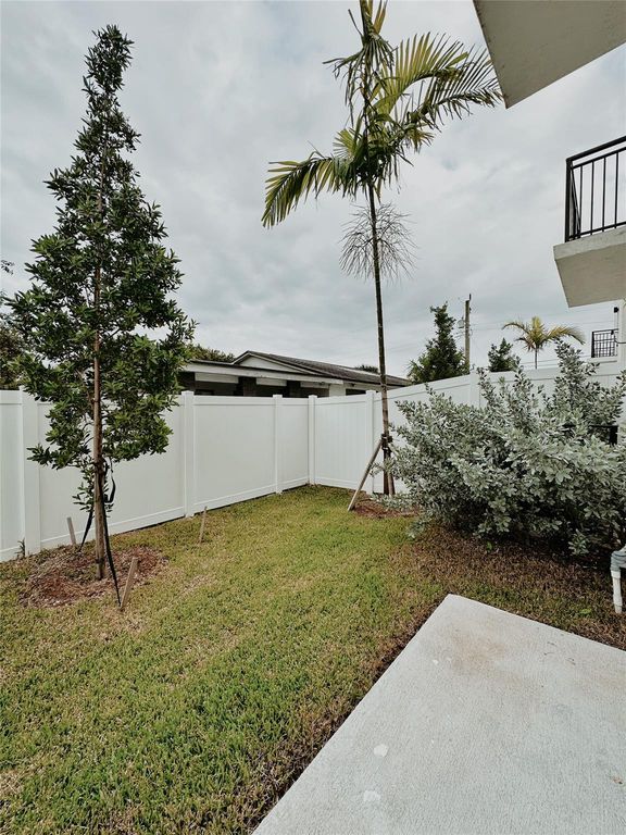 480 NW 27th Ave, photo 5
