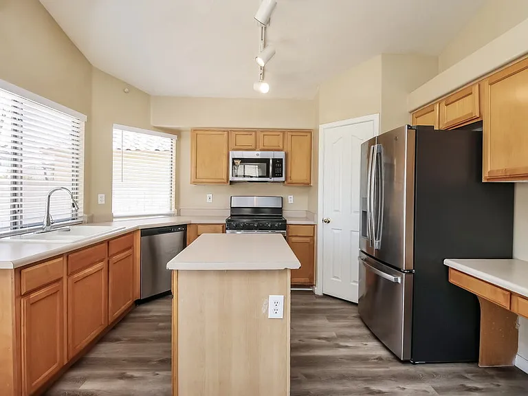 2024 E Appaloosa Rd — Photo 9