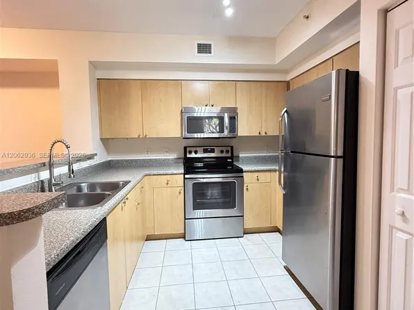7940 N Nob Hill Rd APT 204, Fort Lauderdale, FL 33321