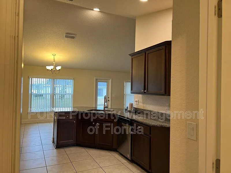 4 bed, 2.0 bath, 1767 sqft, $1,845 — Photo 2