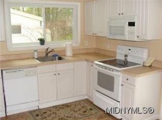 2 Sauquoit St, Whitesboro, NY 13492