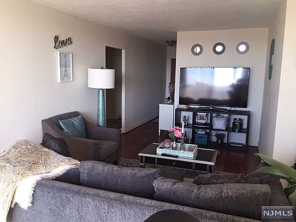 4th image of 770 Anderson Ave APT 5P