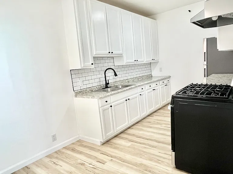 1184 N Madison Ave #107 — Photo 4
