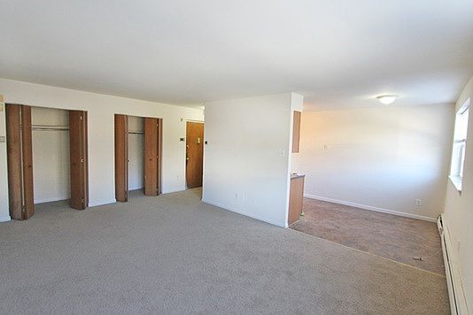 4th image of 700 W Walnut Ln APT 201