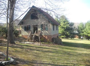 82 Hill St, Sparta, NC 28675