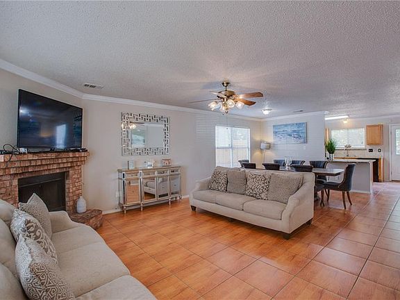 3rd image of 4647 Mar Vista Trl