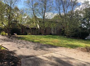 40 Cedar Dr, Hurricane, WV 25526