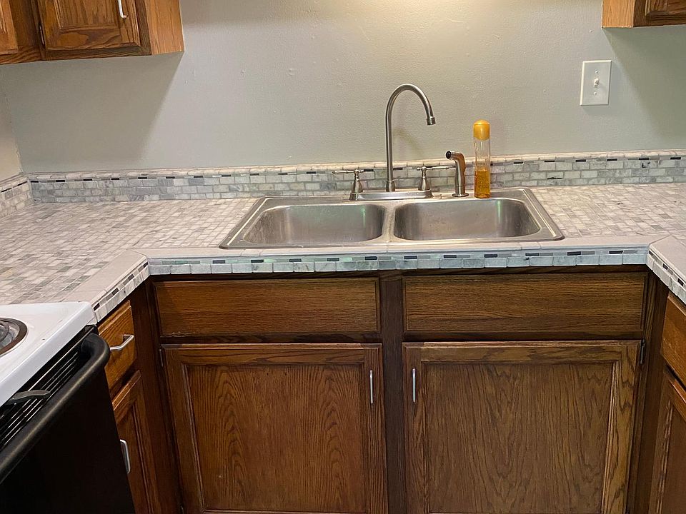 Newly tiled kitchen counters