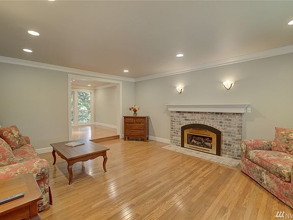2nd image of 2906 Sahalee Dr E