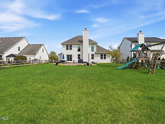 4th image of 276 Twinbrook Dr