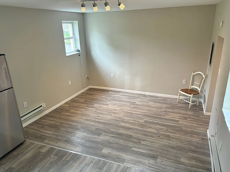 501 E Montgomery Ave — Photo 9