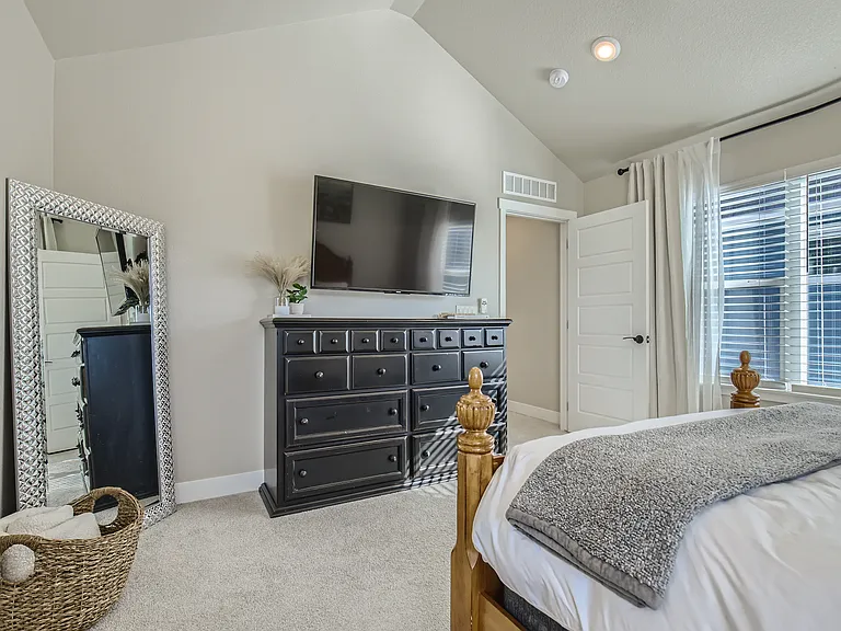 6367 N Emporia Ct — Photo 9